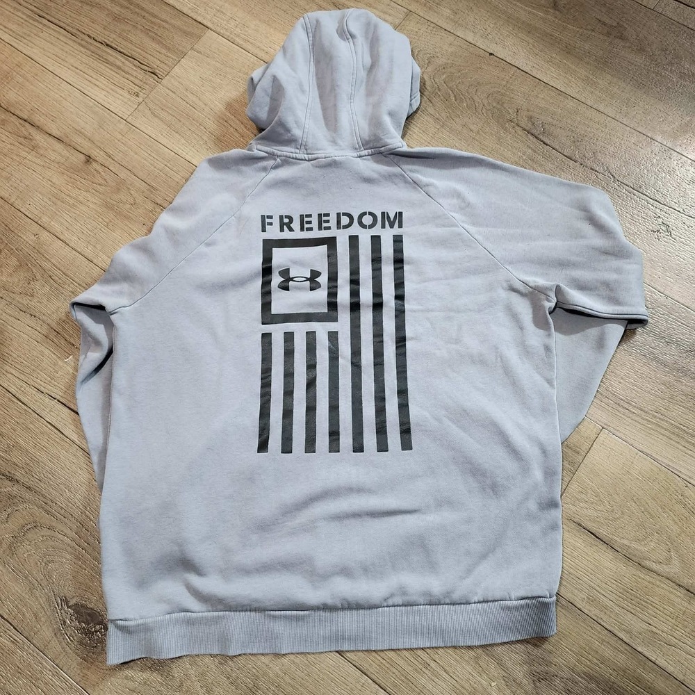 Under Armour Freedom Men XL Gray American Flag Graphic Fleece Hoodie Loose Fit